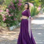 Bhanu Sri Mehra Instagram - Life is too short to wear boring 😴 clothes 🪻 Wearing : @sridevidesignerstudio PC : @manoj_gangula Hairstyle: @hairstylistravi #bhanusree🔥❤️ #hybridpilla #instafashion #halfsaree #love