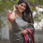 Deeksha Joshi Instagram - 🌺✨ Stylist: @styleitwithniki Saree: @thc.theheritageculture Blouse: @anonymousdesignerwear Jewellry: @culture_signature_jalpathakkar Assisted by @rudradave33 Photographer: @iam_rajinamdar