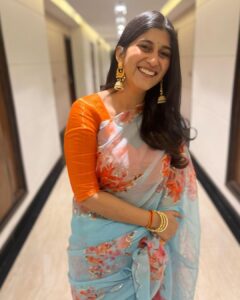 Deeksha Joshi Instagram - Sari ki Saree pictures 🙈🧡

📸: @mitikapandya_ 🌸