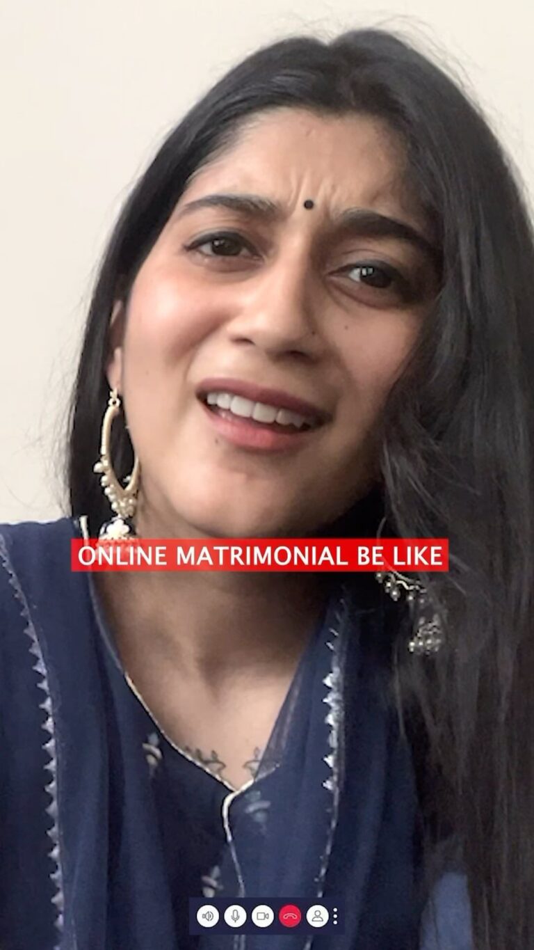 Deeksha Joshi Instagram - Matrimony Aaj Kal😄 #aarizkiparody #gururandhawa #parody #highratedgabru #punjabisongs #musicalsketch #ruinedit #gujarati #punjabi #gujju #punjabisinger #punjabimusic #deekshajoshi #gujjugirl #gujjufood #gujjus #gujaratifood #gujju #gujjugram #matrimonial #matrimonialsite #hindiparody