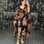 Deepa Thomas Instagram – POV : You love to bloom 🌸 🤍