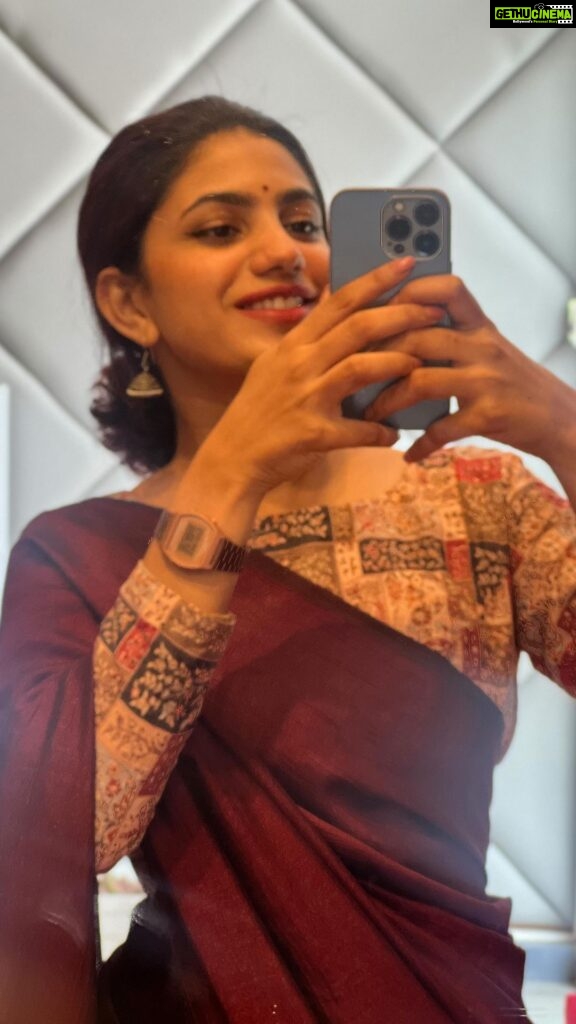 Deepa Thomas Instagram - ✨ Saree & blouse by @tedddstories