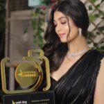 Digangana Suryavanshi Instagram - Thank you very much @middayindia for the honour🙏❤️ HMU: @rimjhimraimakeup 📷 @photo_vinayak Saree: @kalkifashion #DiganganaSuryavanshi #middayshowbiz #iconicversatileperformer