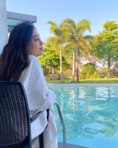 Digangana Suryavanshi Instagram - The sky is blue and so is the pool... #justcozitrhymes 
Thank you @theforestclubresort @zuperhotels , we had a great time ❤️