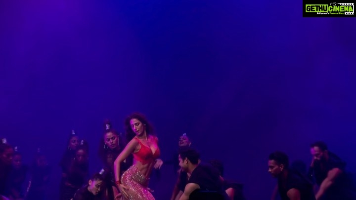 Disha Patani Instagram - Grateful to be able to do what i love✨ thank you Dallas for this beautiful show❤️ #theentertainers