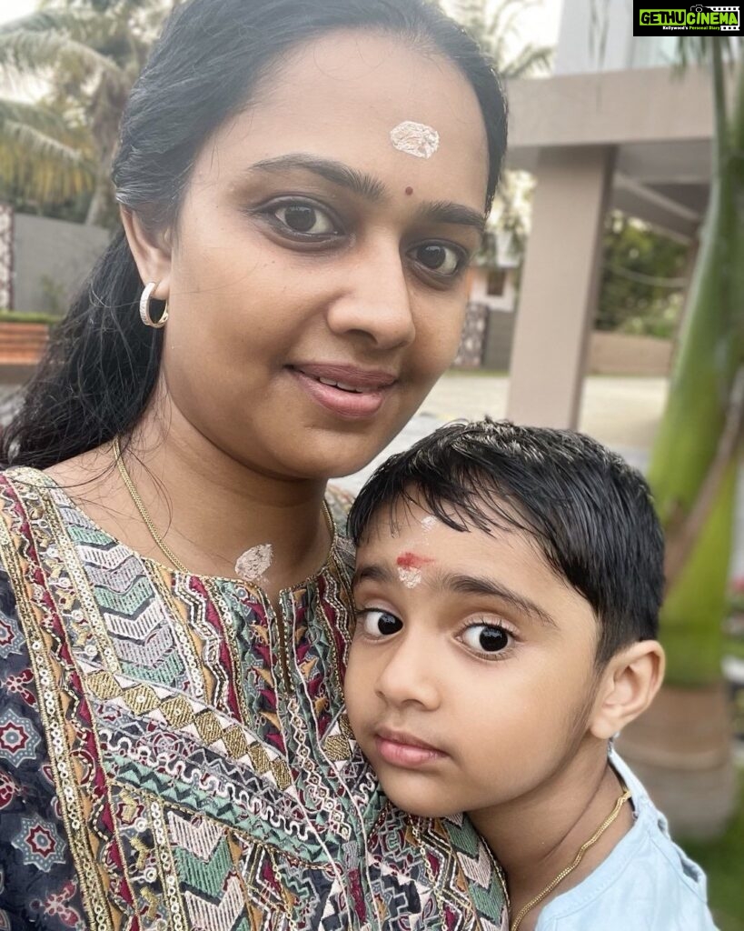 Divya Padmini Instagram - Happy faces after temple darshan🤗