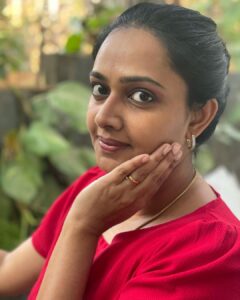 Divya Padmini Instagram - Red red❤️