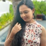 Divya Padmini Instagram - Beach days…🌊⛱️ #throwback #beachdays #maldivesislands #beautifuldestinations #beautifuldays#family #familytime #villanauticaparadiseisland @ratheesh_balakrishnan_poduval @villanautica.maldives Villa Nautica, Maldives