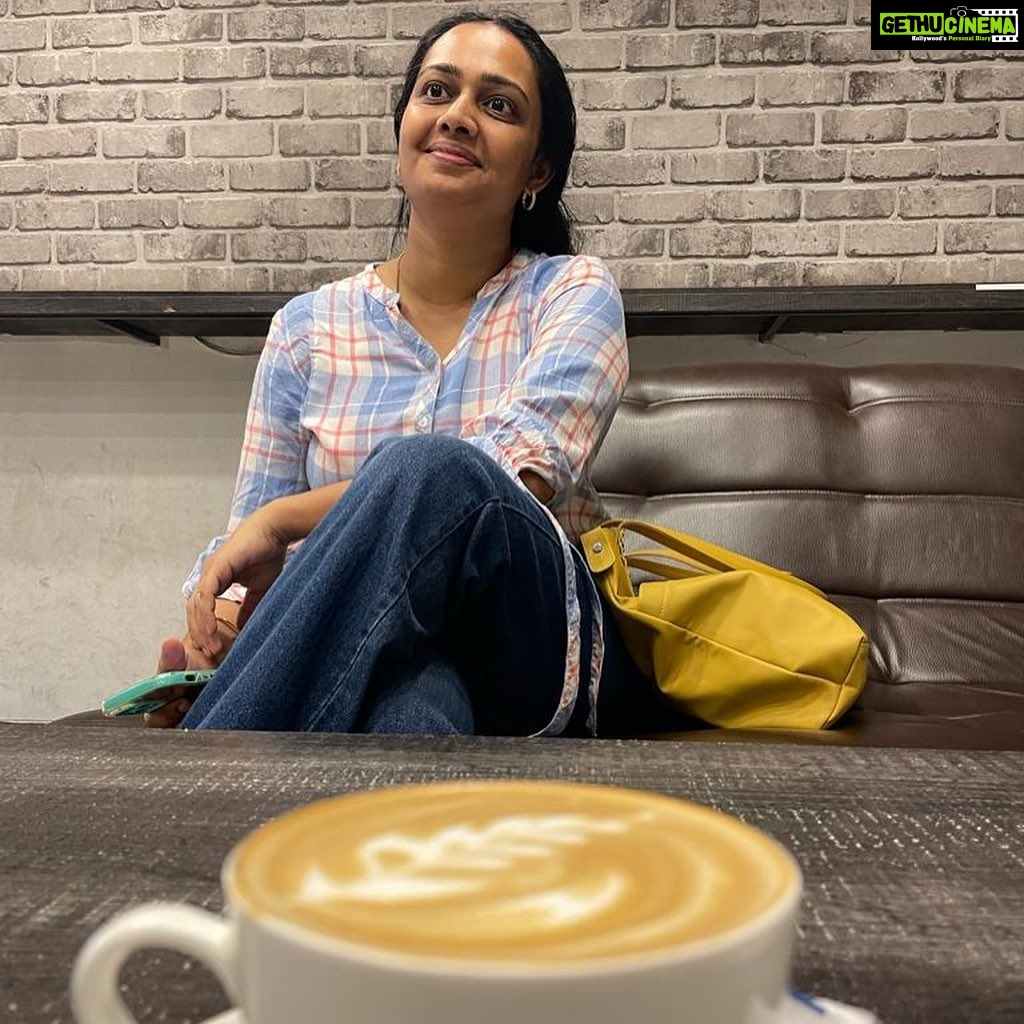 Divya Padmini Instagram - Coffee time with @ipanku__ #coffeetime #coffeeyingaround #sistertime #kochi #kochidiaries #myvedu #smallhappiness