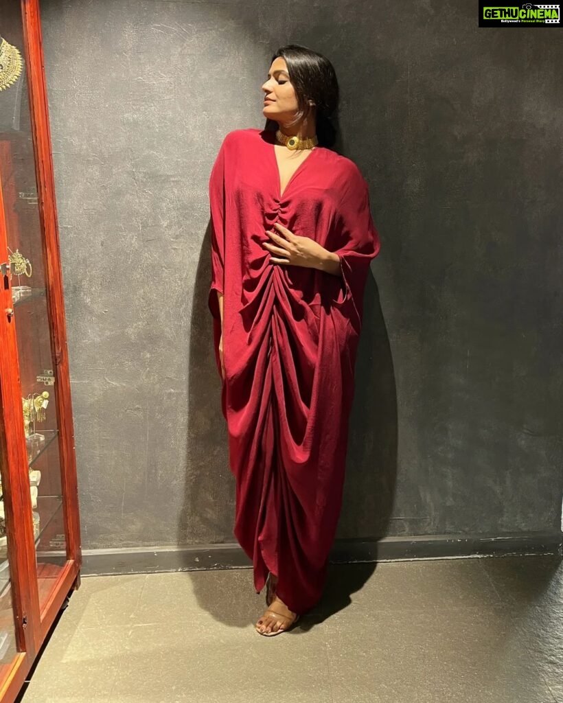 Divya Pillai Instagram - ये लाल इश्क❤️ . . The beautiful:@pillaidivya❤️‍🔥 . . #dress #red #elegantdress #kaftandress #dresswithslit #elegance #ethnicwear #ethnic #beauty #love #instagram #instagood #instadaily #insta #saltstudio #saltstudiokochi #bestboutiqueinkochi #divyapillai