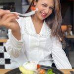 Divyanka Tripathi Instagram - This photo reel is in honor of a beautiful elderly couple who spotted a solo traveller struggling with selfies in me and took over to click these beautiful images. A little benevolence can brighten up someone else's day! Cape Town