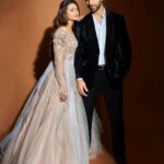 Divyanka Tripathi Instagram - अगर आप के शहर में भी हो रही है बिजली की कटौती तो याद कीजिए हमें - क्योंकि हम हैं आपके अपने-⚡️Power Couple⚡️😁 #PinkvillaStyleIcons2023 #EnigmaticPowerCouple #PowerCouple