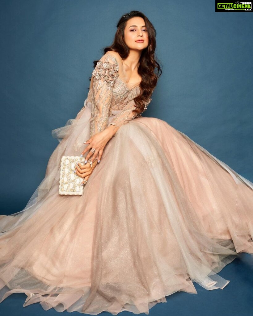 Divyanka Tripathi Instagram - There's a princess in each one of us...who's definitely not perfect, may not need saving but there's one thing we all deserve & that's- Respect! #LoveThyself 👗 @anjaleeandarjunkapoor 📿 @diagoldbyvardagoenka 👜 @rubans.in @oakpinionpr 💄 @sharukh_rocks902 💆‍♀️ @sunny_makeup_artist 🧚‍♀️ @stylebysugandhasood @teamsugandhasood + @vibhutistyles @styleitupwithmicheala