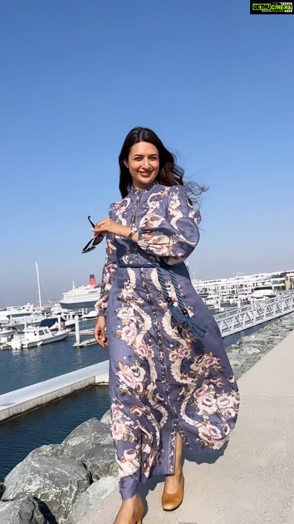 Divyanka Tripathi Instagram - Walk like this or not...you are still pretty and hot!😍🔥 (☝️ to all my lovely ladies reading this)
