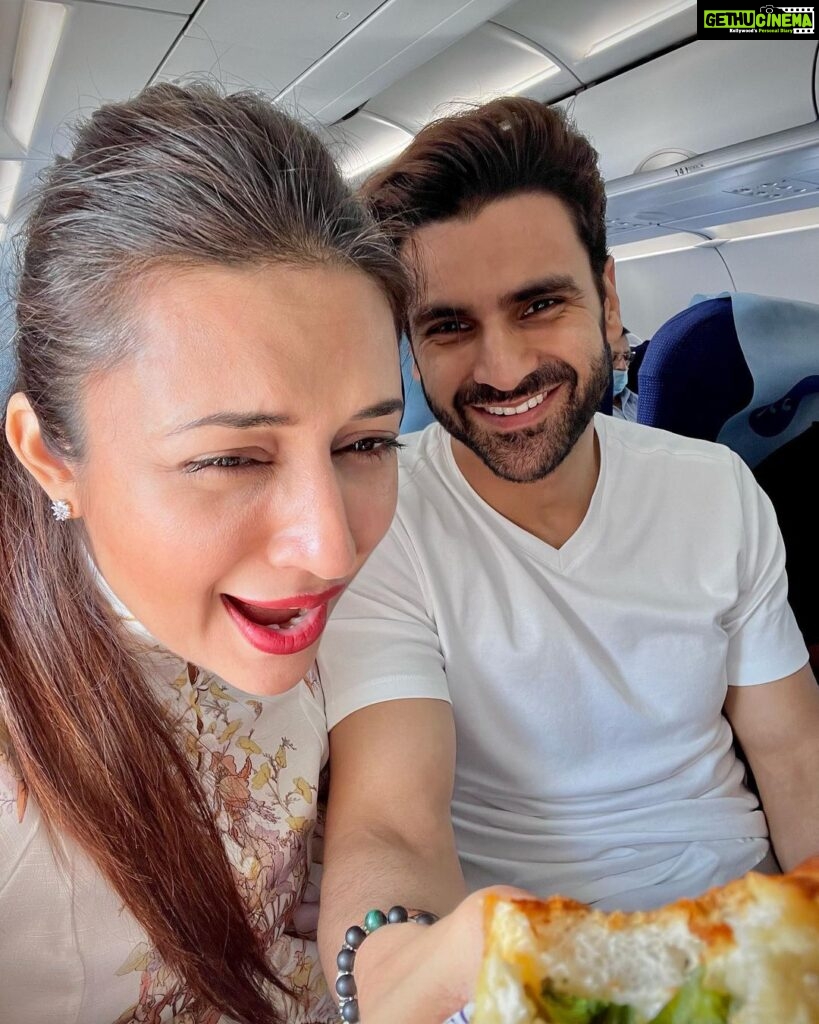 Divyanka Tripathi Instagram - The baguette that I can only sniff!🤷‍♀️ 🤨