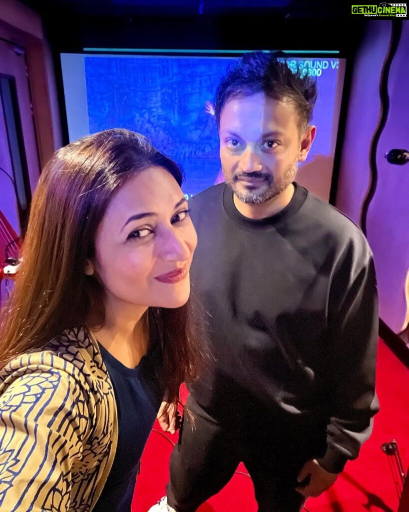 Divyanka Tripathi Instagram - We toil hard in the hope of creating a gem that we have collectively dreamt of. Went for the first dubbing session yesterday for my webseries & with a beaming smile all I can say is- It's ✨Magic ✨ 😊 (With my director @birsadasgupta)