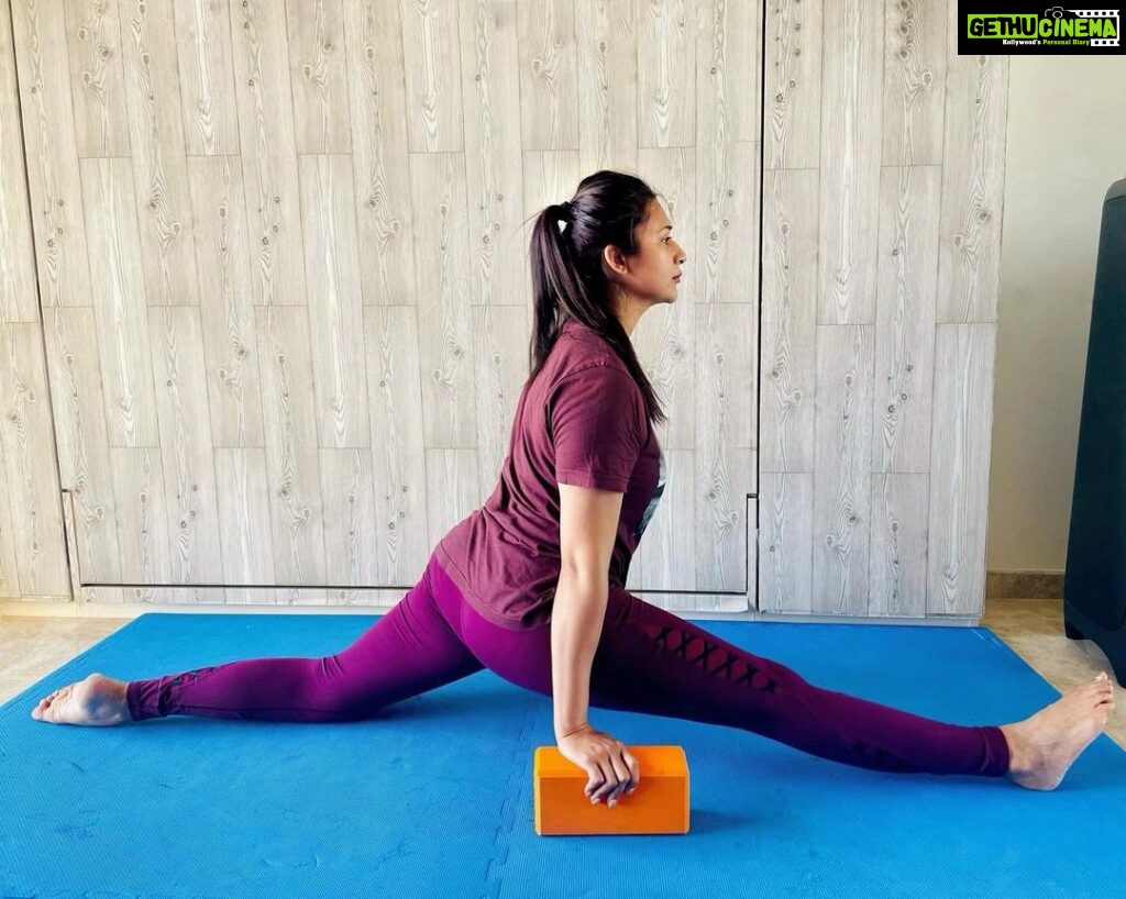 Divyanka Tripathi Instagram - It's never about perfection... its only about stretching your limits. On that note, stretch your Sunday happiness to its max!😊 #StretchAndMelt