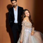 Divyanka Tripathi Instagram - अगर आप के शहर में भी हो रही है बिजली की कटौती तो याद कीजिए हमें - क्योंकि हम हैं आपके अपने-⚡️Power Couple⚡️😁 #PinkvillaStyleIcons2023 #EnigmaticPowerCouple #PowerCouple