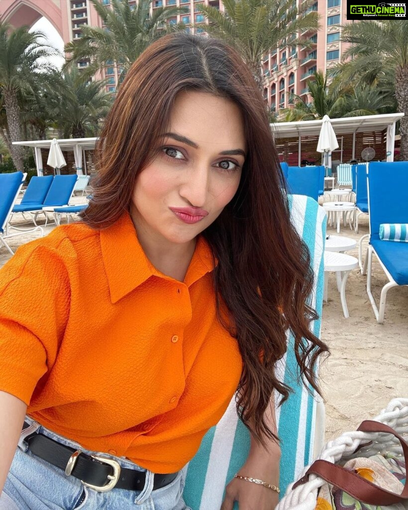 Divyanka Tripathi Instagram - Orange is the new black 🧡