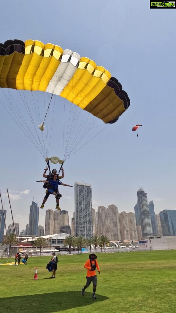 Divyanka Tripathi Instagram - Yessss...I did it again! 😃 #Pickyourtrail #HasslefreeHolidays #UnwrapTheWorld #SkydiveDubai #AdventureAwaits #BucketList #MyDubai Skydive,dubai