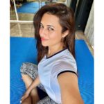 Divyanka Tripathi Instagram - Post Yoga😇🤳 #Blissful