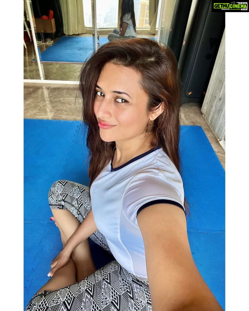 Divyanka Tripathi Instagram - Post Yoga😇🤳 #Blissful