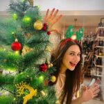 Divyanka Tripathi Instagram - Spoiler Alert: There's no Santa coming. Its just me!🤷‍♀️ #MerryChristmas🎄