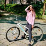 Divyanka Tripathi Instagram - Long drive jayenge...full speed jayenge.. #CycleDiary #PhotoDump