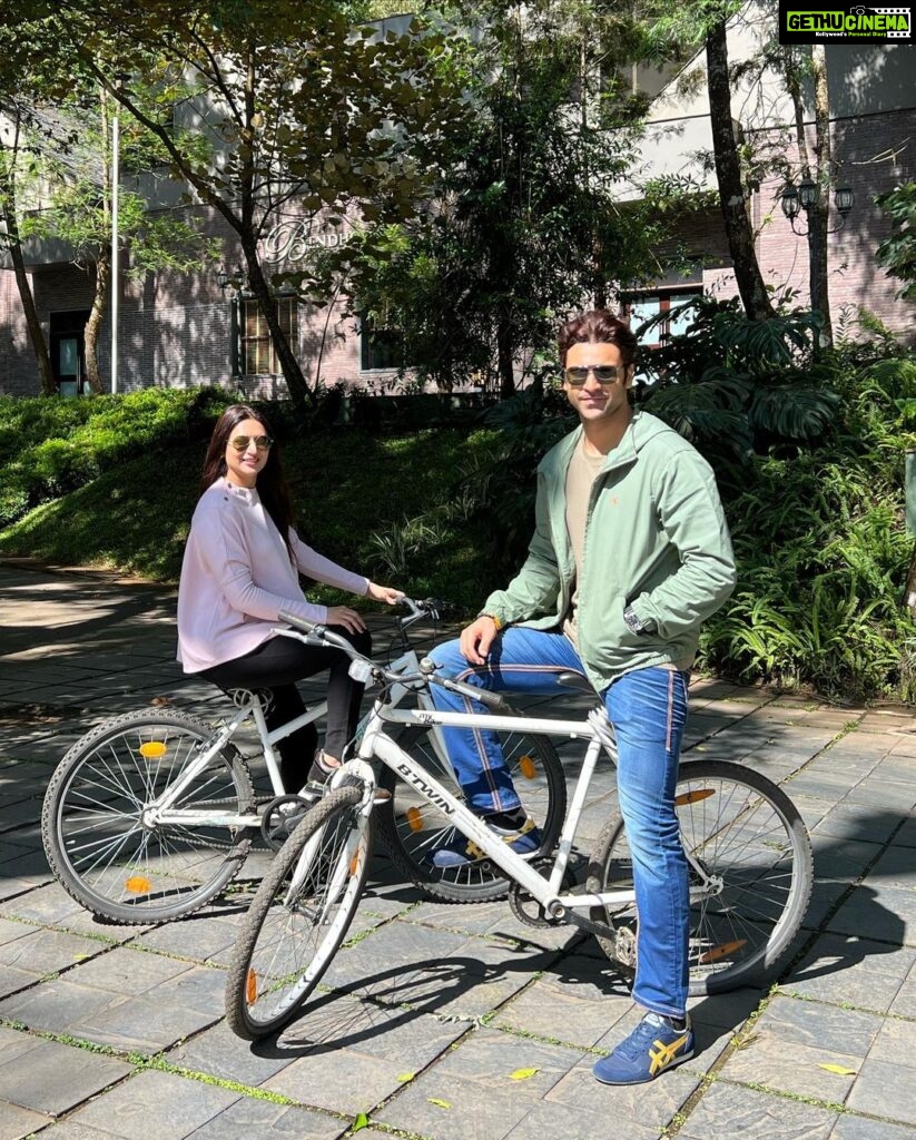 Divyanka Tripathi Instagram - Long drive jayenge...full speed jayenge.. #CycleDiary #PhotoDump