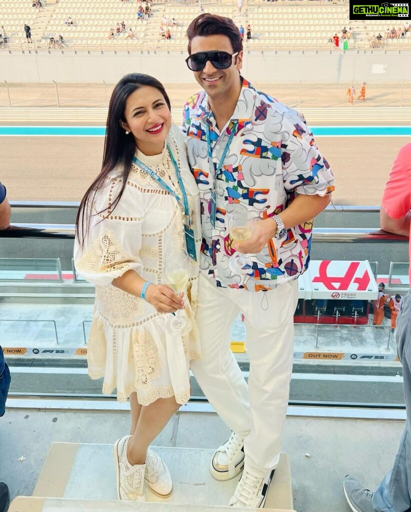 Divyanka Tripathi Instagram - Colourful Qualifications day. Saturday well spent at F1 #GrandPrix2022 @ymcofficial @visitabudhabi #AbuDhabiGP #Yasalam2022 #FindYourPace #InAbuDhabi #PaddockClub F1 Abu Dhabi Grand Prix, Yas Marina