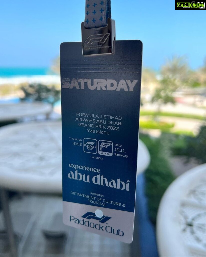 Divyanka Tripathi Instagram - Colourful Qualifications day. Saturday well spent at F1 #GrandPrix2022 @ymcofficial @visitabudhabi #AbuDhabiGP #Yasalam2022 #FindYourPace #InAbuDhabi #PaddockClub F1 Abu Dhabi Grand Prix, Yas Marina