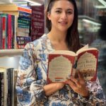 Divyanka Tripathi Instagram - On World Book Day lets support our authors by saying no to piracy. Sharing my recent favorite - The Forty Rules Of Love 📕