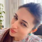 Divyanka Tripathi Instagram - They told me I should Tweet regularly to get attention.😙 Is it working?😁 #Twitter
