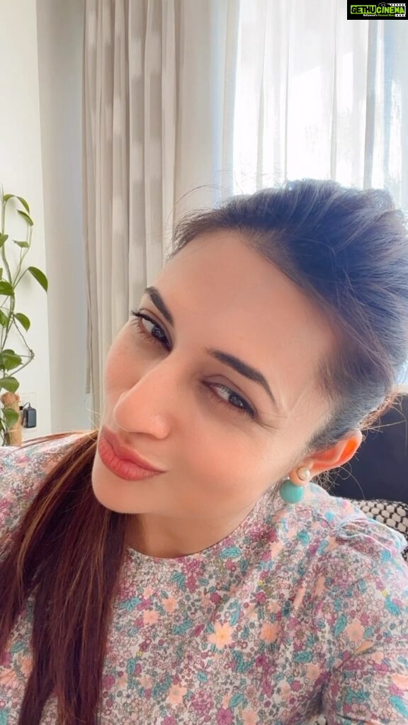 Divyanka Tripathi Instagram - They told me I should Tweet regularly to get attention.😙 Is it working?😁 #Twitter
