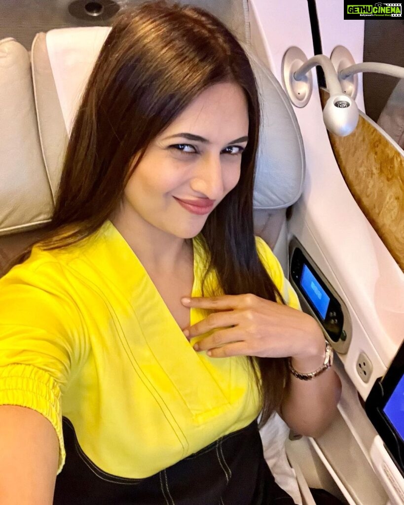 Divyanka Tripathi Instagram - Excited to tell you...flying off to Cape Town to give a tiny twist to Khatron Ke Khiladi 13. Carrying your love with me.😍 . . . . 🧚‍♀️ @stylebysugandhasood 💃@vyoum_official #KKK13 #KKK #Challenger