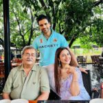Divyanka Tripathi Instagram - Celebrating your birthday together after so long papa!😍 Missing two boys of our gang though @airbus.maestro @sameertiwari27....you better be there next time! 😑 #BirthdayAlbum