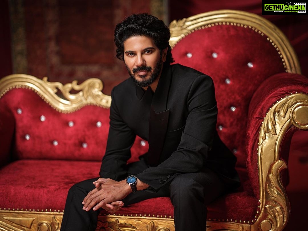Dulquer Salmaan Instagram - Throwback to a great night ! Editor: Ruchika Mehta @ruchikamehta05 Event: @hellomagindia awards Photo: Ashish Chawla @ashishchawlaphotography Photo Assistant: Karan Takulia @takulia Creative Direction : Amber Tikari @ambertikari Creative Coordination: Nayare Ali @nayareali Watch: Omega DE VILLE TRÉSOR @OMEGA Outfit: Alexander McQueen @Alexandermcqueen Costume stylist: Harmann Kaur @harmann_kaur_2.0 Hairstylist: Rohit Bhatkar @rohit_bhatkar Make-up: Ratheesh AV @av_ratheeshcinema Management: Vaishali Bhatia @vaishalib2907 . #OMEGA #omegadeville