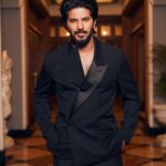 Dulquer Salmaan Instagram – Never miss a chance to Suit Up ! 

Costume stylist @harmann_kaur_2.0
Outfit @Alexandermcqueen
Hairstylist @rohit_bhatkar
Make-up @av_ratheeshcinema
Photographer and Team: @eshaangirri @enhancingmoments
Management @vaishalib2907

#whatchulookinat #suitup #dressforyourself #helloawards