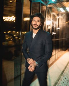 Dulquer Salmaan Instagram - Your Mane Man ! 

For the @filmcompanion Actors Adda 2022 

Costume stylist @harmann_kaur_2.0
Outfit @dior
Shoes @off_white 
Hairstylist @saurabhbhatkar 
Make up @av_ratheeshcinema
📸 @_psudo_ 
Management @vaishalib2907