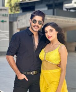 Eisha Singh Instagram - Bela & Inderjeet 🎬.
Do watch us in BEKAABOO on @colorstv Saturday & Sunday 9pm-10pm .
Hope you all like it 🧿🫶🏻🤩!!

#Colorstv #Bekaaboo #Inderjeet #Bela #BelJit