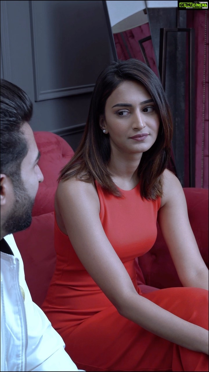 Erica Fernandes Instagram - Love is in the air , A beautiful Song is Out Now - Ishq hua - ❤️ https://youtu.be/tVP7O7-4hEo @iam_ejf @suraj_jumani @celeste.production @boxofficevents @bluemusiclabel @javedali4u @aakritti_mehra @danishsabri12 @dhruwal.patel @jigarmulani @javedmohsin_official @mohsinshaikhmusic @javedmzk @ingroovesindia #ericafernandes #celestemediaproduction #bluemusic #ishqhua #javedali #ejf #surajjumani #javedmohsin