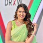Erica Fernandes Instagram – And just like that she turned into a desi girl. 
Saree @threadnbutton @sonyashaikh