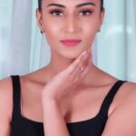 Erica Fernandes Instagram - Get ready with me in a Bam!! 🔫😜😘 #ericafernandes #ejf #reelingitwithE #grwm