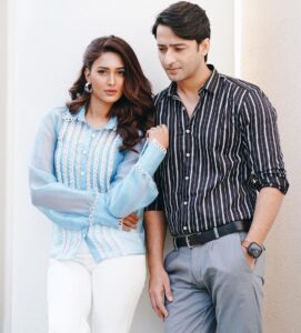 Erica Fernandes Instagram - Still thinking of a caption.