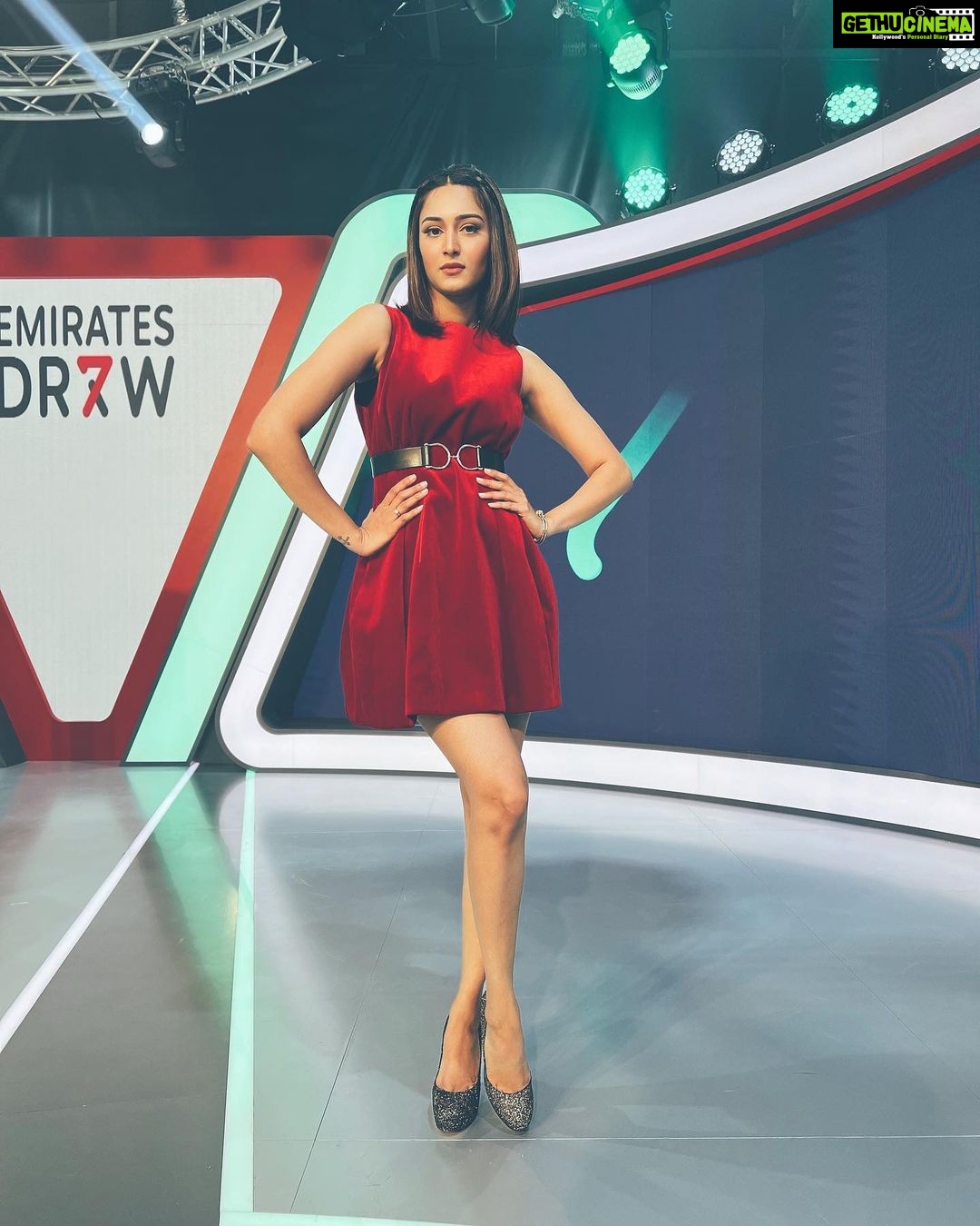 Erica Fernandes Instagram - Lady in Red. 💃#aboutlastnight #Ed #host #ericafernandes #ejf