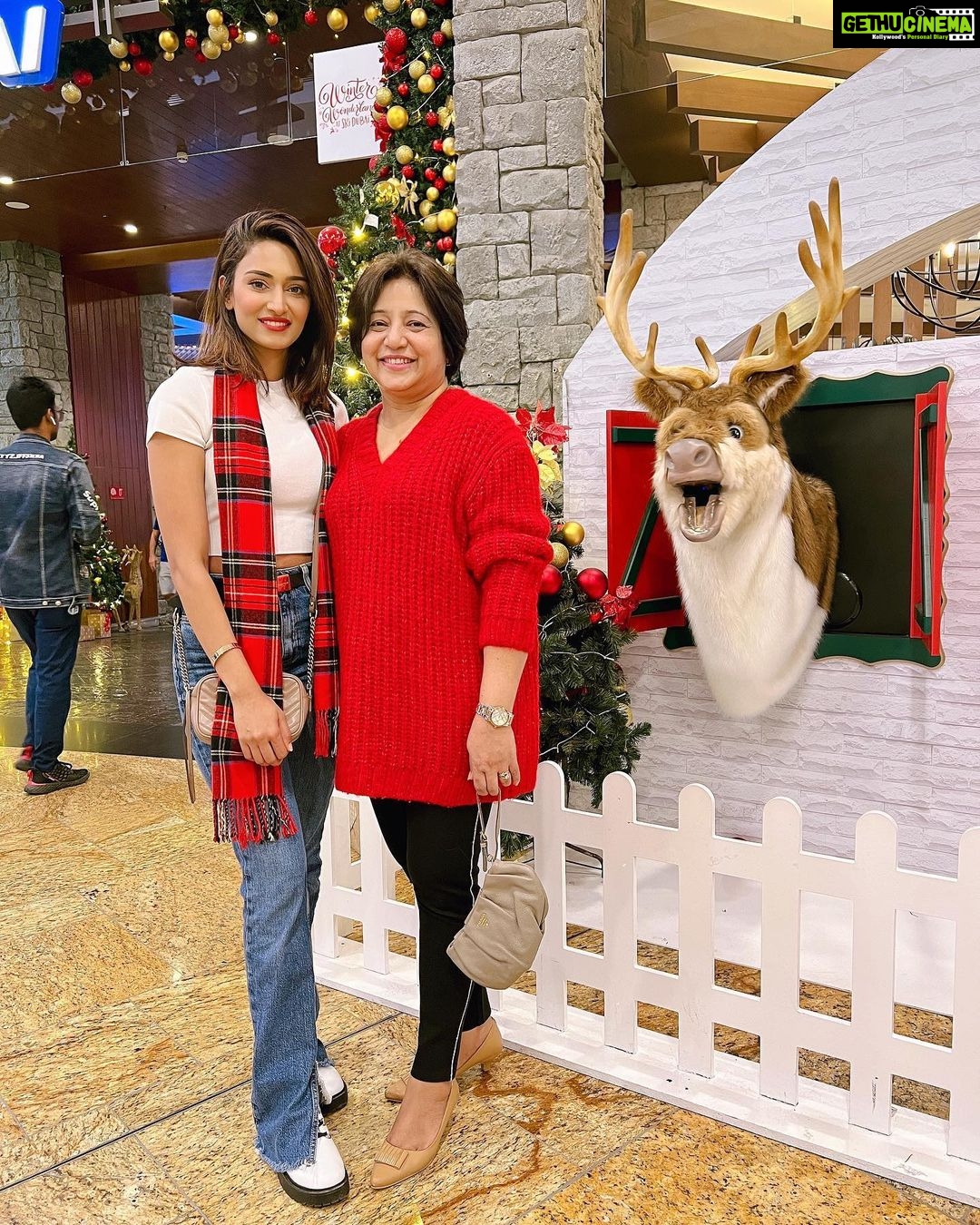Erica Fernandes Instagram - Christmas where abouts Photo dump . Dubai, United Arab Emirates