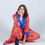 Erica Fernandes Instagram - Hello there 👋🏼 outfit by :- @etashabyashajain 📸 @hussammoussa #ootd #outfitideas #outfitinspiration #colourpop #fashionfeed #fashionpost