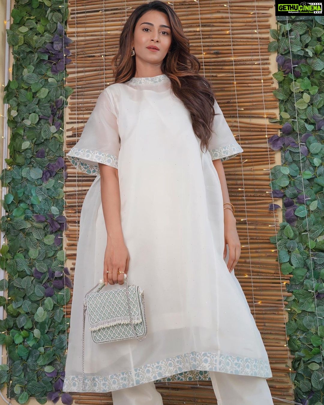 Erica Fernandes Instagram - Breaking the silence with a bang! My Instagram account is awake from its deep slumber, ready to unleash a frenzy of pictures before it decides to take another nap. 😴📸 #NappingNoMore Outfit @real_weaverstory PR @sonyashaikh #Fashionista #OOTD #StyleInspiration #FashionDiaries #InstaFashion #FashionBlogger #FashionForward #FashionGoals #Trendy #FashionAddict #FashionObsessed #StreetStyle #Fashionable #FashionWeek #FashionLover #FashionInspo #FashionDaily #FashionLook #FashionInfluencer #FashionGram #InfluencerLife #InstaInfluencer #InfluenceWithStyle #InfluencerMarketing #SocialMediaInfluencer #InfluencerCommunity #InfluencerStyle #EricaFernandes #ejfapproved