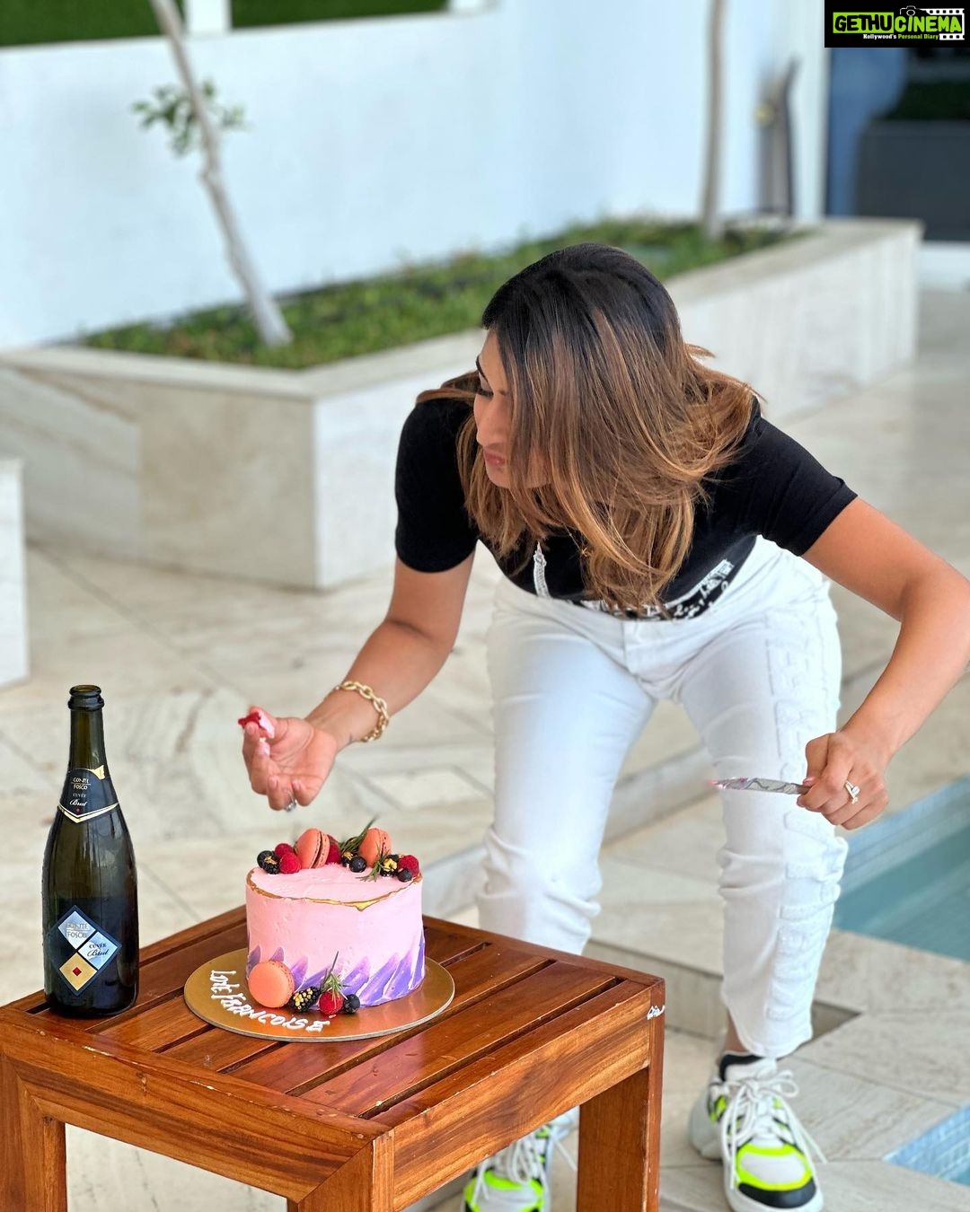 Erica Fernandes Instagram - I would like to take this opportunity to thank everyone who sent me birthday wishes. I am sorry for replying late, as I was busy enjoying my birthday 🤪. It was a wonderful few days and your thoughtful wishes made it even more special. Turning 30 is a milestone in life that comes with its own set of challenges and opportunities. This is an opportunity for us to look back at our lives, appreciate our successes and contemplate what lies ahead.. It can also be a time to appreciate the relationships that have stood the test of time and recognize those who have been there for you through thick and thin. Knowing who your actual friends are, who truly care about you and value you, can be invaluable as you enter this new phase of life. It marks the start of a new chapter and brings with it the wisdom of experience. As I look back on my journey, I'm grateful for all the lessons life has taught me and for all the people who have been there to pick me up when I've fallen I'd like to thank everyone who has been part of my journey over the last year, from family and friends who have supported me through difficult times, to well wishers and mentors who have pushed me to be better. Each one of you has helped shape me into the person I am today, and I'm grateful for all your birthday wishes. This past year has been full of lessons - some hard learned, some joyous - but each one has made me wiser than before. As I look ahead to the future, I'm excited about what lies ahead and eager to continue learning from life's experiences