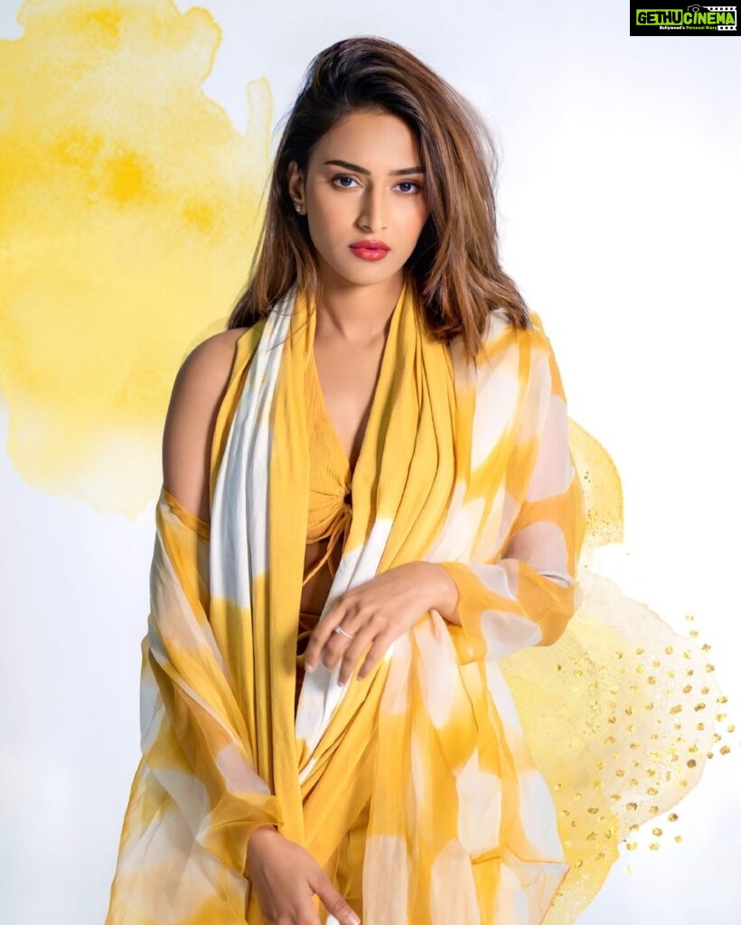 Erica Fernandes Instagram - The girl in yellow. Outfit by @thepotplantclothing Pr @sonyashaikh